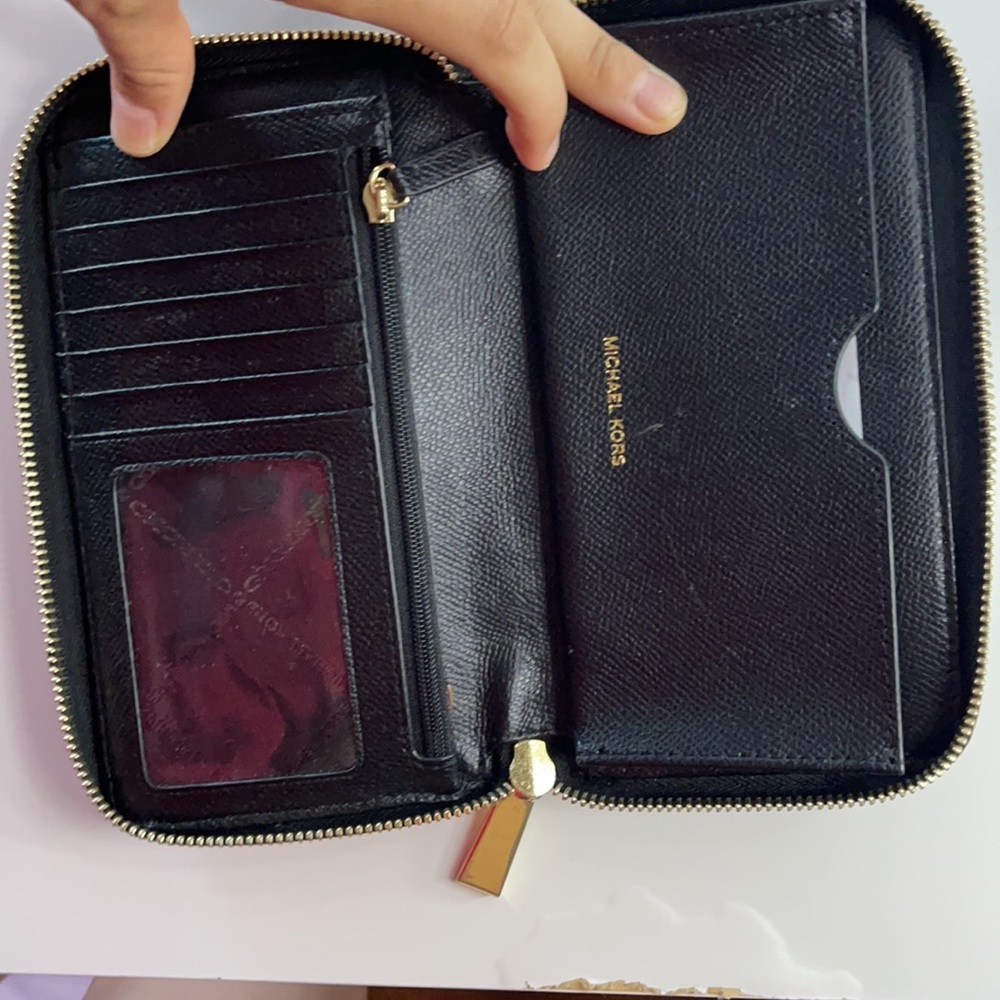Michael kors wallet - Picture 2 of 3